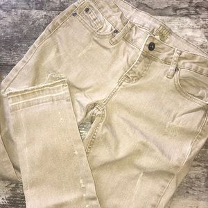 ❌❌SOLD❌❌True Craft Cream color Jeans Size 3